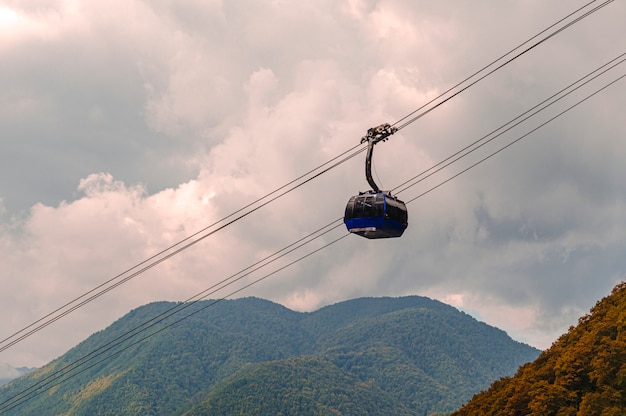 Montanhas e teleféricos em krasnaya polyana