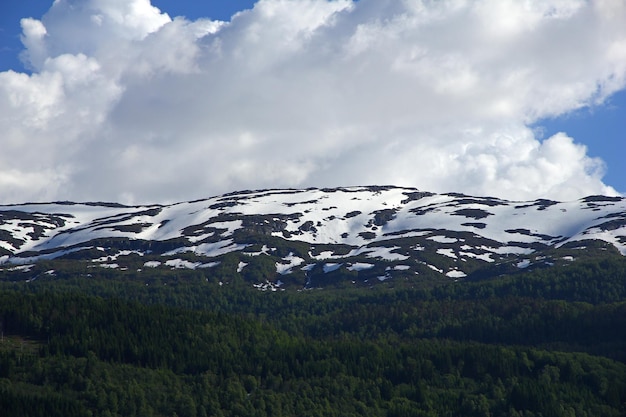 Montanhas e vales da Noruega