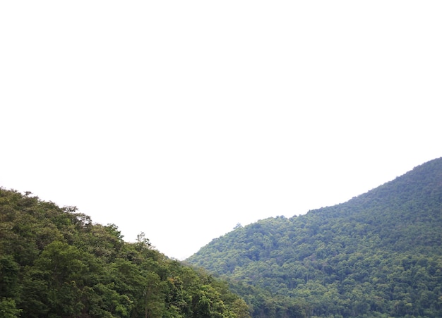 Montanhas em fundo branco com espaço de cópia