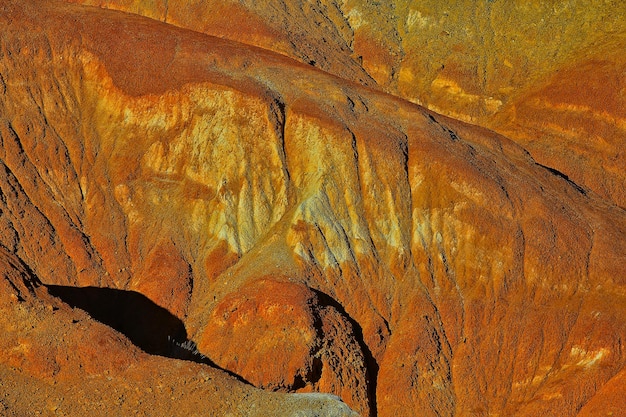 montanhas multicoloridas, fundo de textura geológica, depósitos de minerais multicoloridos, paisagem