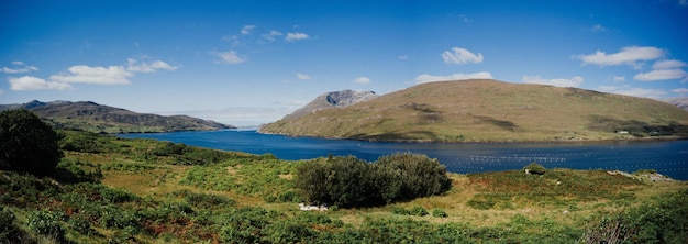 Montanhas no Parque Nacional de Connemara, Irlanda, na região de Galway