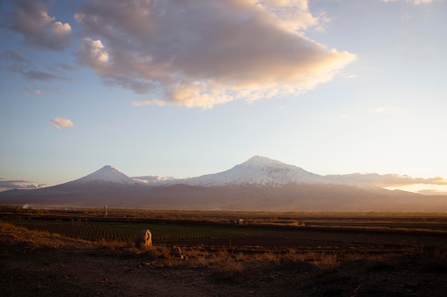 Monte Ararat desde Armenia al atardecer