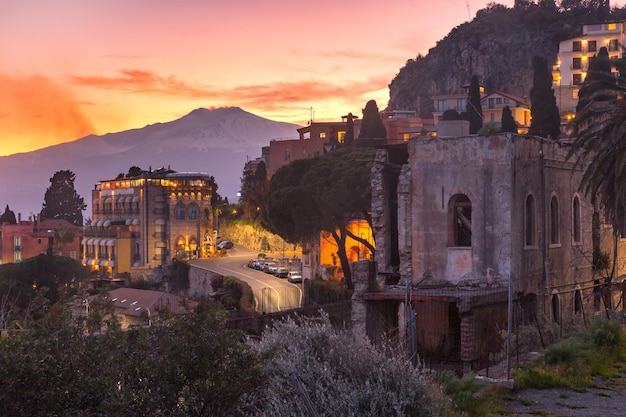 Monte Etna al amanecer, Sicilia, Italia