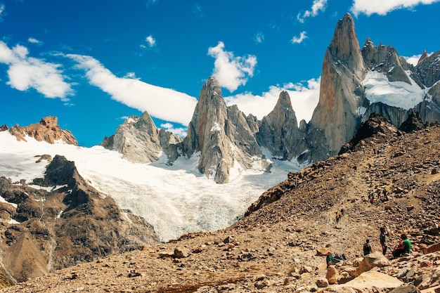 Monte Fitz Roy montanha vista aérea do nascer do sol localizada perto de El Chalten no sul da Patagônia em agosto de 2019