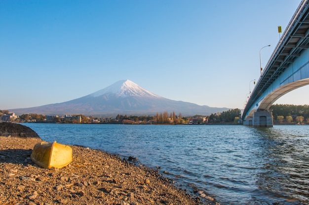 Foto monte fuji y lago en kawagujiko