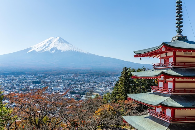 monte Fuji con la Pagoda Chureito en otoño