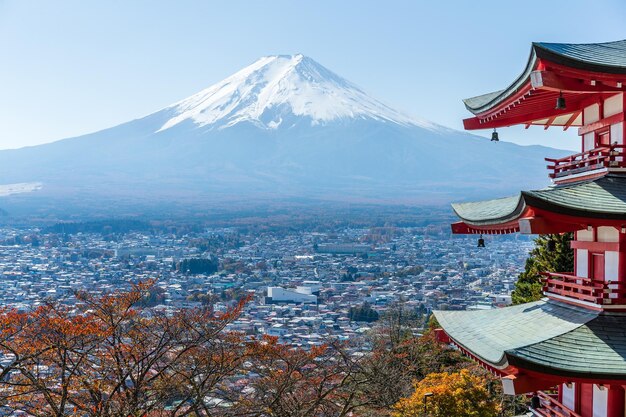 monte Fuji con la Pagoda Chureito en otoño