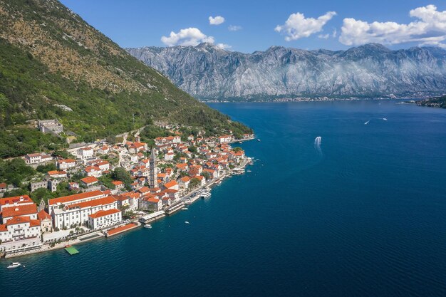 Foto montenegro karte und flagge