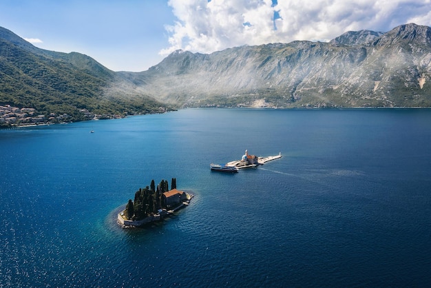 Montenegro Karte und Flagge