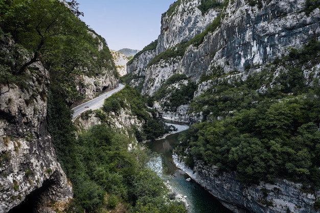 Montenegro mapa e bandeira