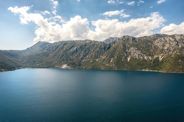 Montenegro mapa e bandeira