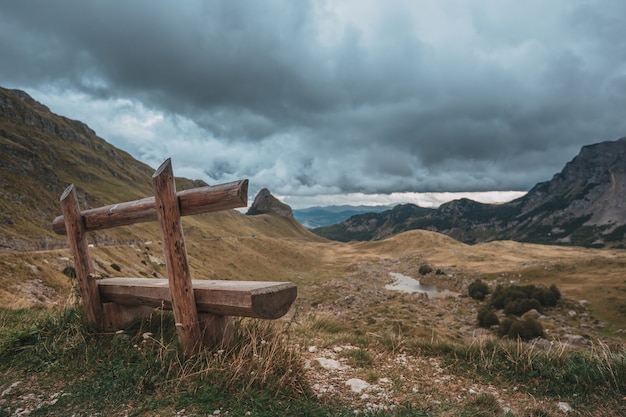 Montenegro, parque nacional Durmitor, montañas y nubes