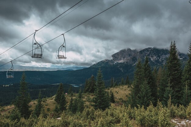 Montenegro, parque nacional Durmitor, montañas y nubes