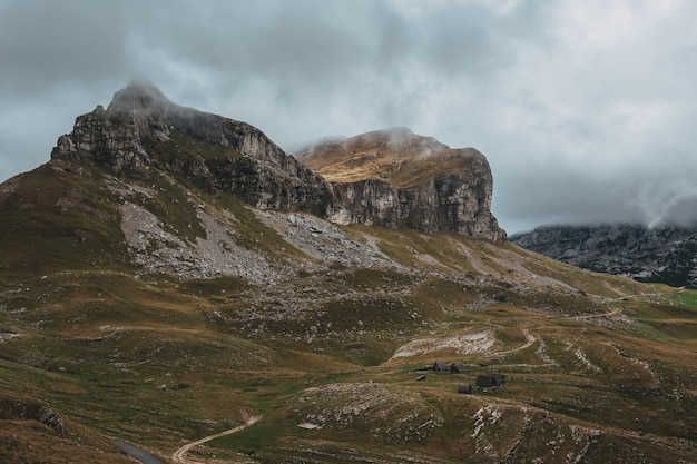 Montenegro, parque nacional Durmitor, montañas y nubes