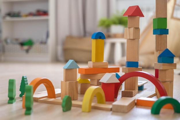 Montessori madeira materiais ecológicos construção de tijolos de cor torres arco-íris no interior da sala infantil ecologia natural brinquedos blocos de construção habilidades de desenvolvimento precoce educação lazer