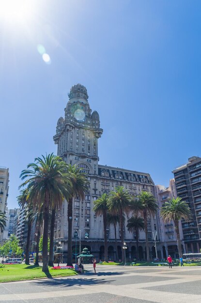 MONTEVIDEO URUGUAI 25 de dezembro de 2016 Monumento a Jose Artigas Plaza Independencia famosa praça da cidade