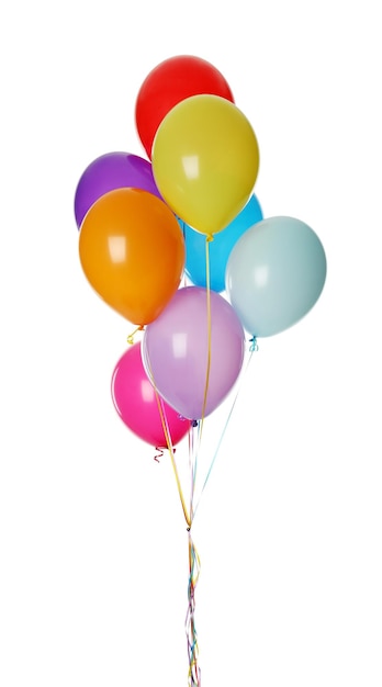 Un montón de globos de colores sobre un fondo blanco