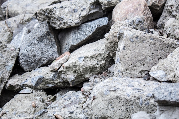 Un montón de piedras. Piedra caliza, cantos rodados, piedras grandes