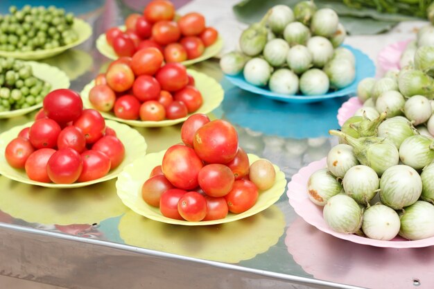 Montón de tomates frescos