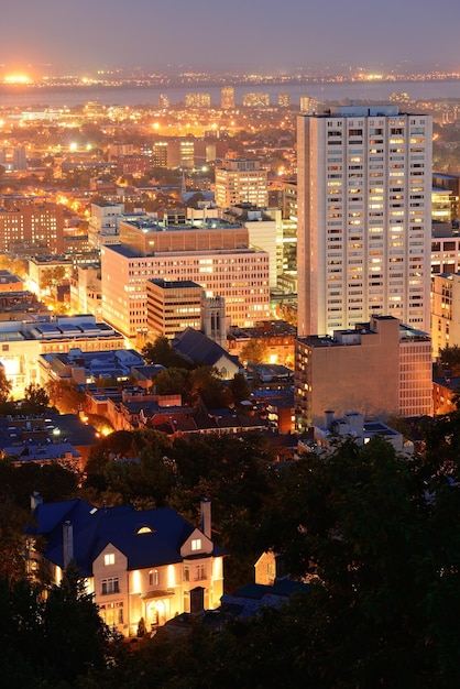 Montréal al anochecer