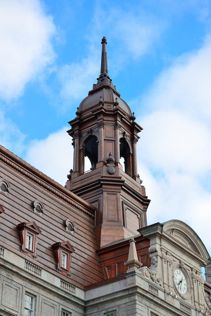 MONTREAL, CANADÁ - 8 DE SEPTIEMBRE: Primer del ayuntamiento el 8 de septiembre de 2012 en Montreal, Canadá. Es la ciudad más grande de Quebec, la segunda más grande de Canadá y la decimoquinta más grande de América del Norte.