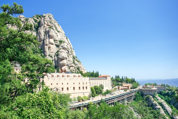 Montserrat, españa. el monasterio de montserrat en españa.