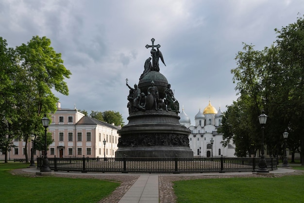 Monumento al Milenio de Rusia Novgorod Kremlin y Catedral de Santa Sofía Veliky Novgorod Rusia