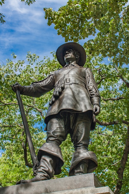 Foto monumento al peregrino en central park, nueva york