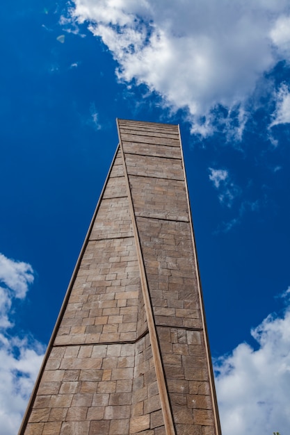 Foto monumento all'alpino em bergamo