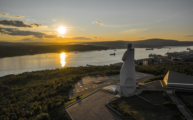 Monumento aos defensores do Ártico Soviético