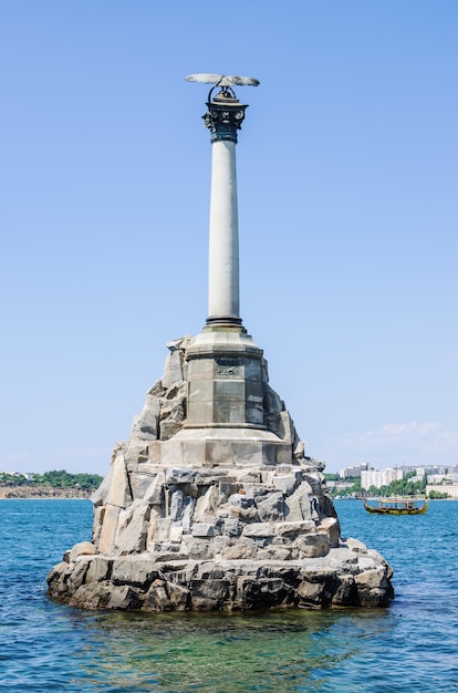 Monumento a los barcos inundados en la bahía de Sebastopol