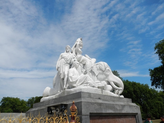 El monumento en la ciudad de Londres Inglaterra