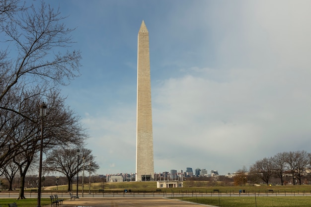 Foto monumento de washington à tarde em washington dc, eua.