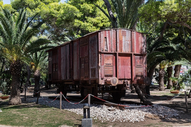 Monumento dedicado a la tragedia de la deportación del pueblo judío fue erigido en la ciudad de Baia en Italia