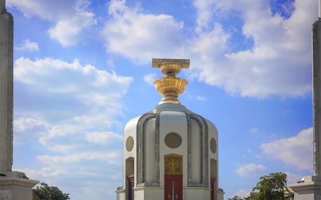 Monumento a la democracia hito público en Bangkok, Tailandia