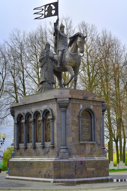 Monumento equestre no parque