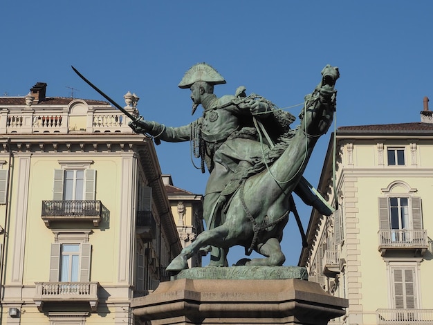 Monumento Ferdinando di Savoia em Turim