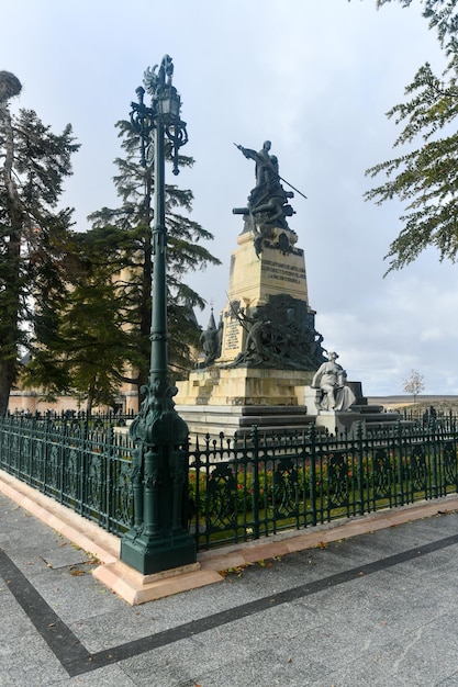 Foto monumento a los héroes del 2 de mayo segovia españa