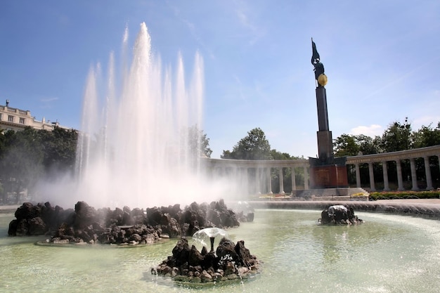 El Monumento a los Héroes del Ejército Rojo en Schwarzenbergplatz Viena Austria