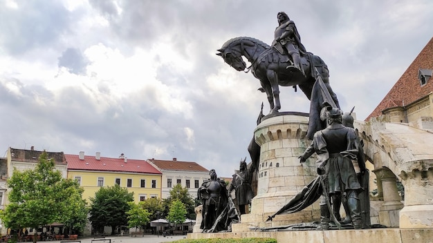 Monumento a Matthias Corvinus en Cluj-Napoca, Rumania