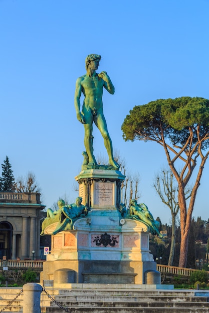 Monumento a Miguel Ángel en Florencia en Italia