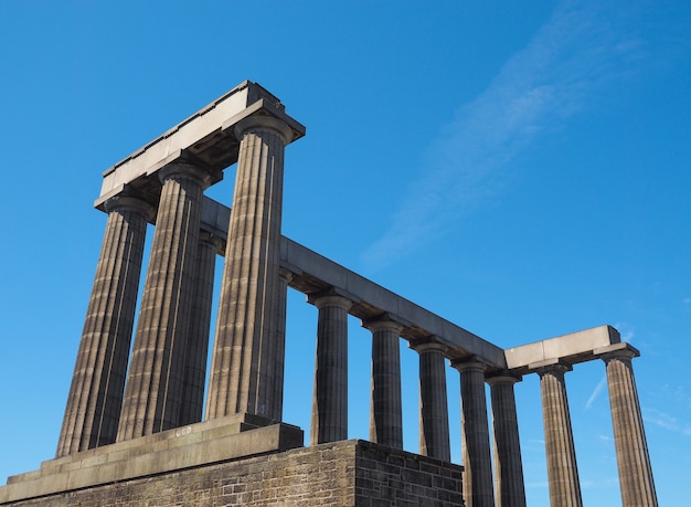 Monumento Nacional em Calton Hill em Edimburgo