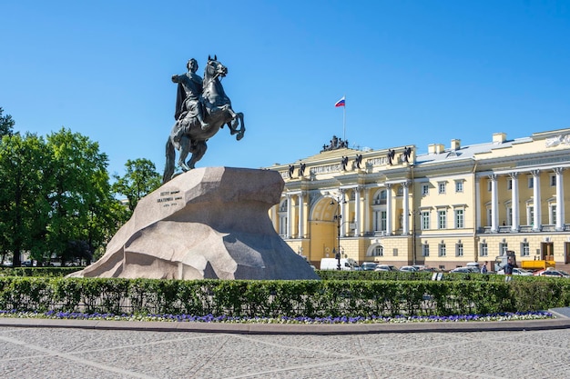 Monumento a Pedro el Grande Primero en la plaza del Senado San Petersburgo Rusia