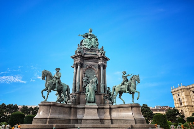 Monumentos Emperatriz de María Teresa Sisi Viena Austria