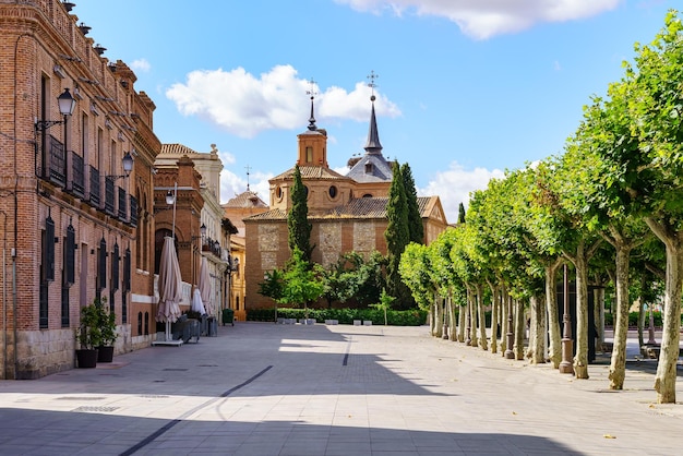 Monumentos de la Plaza de Alcalá de Henaresa un sitio del patrimonio mundial en Madrid