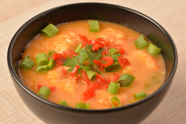 Moqueca De Camarón Con Cebollino, Perejil Y Pimienta