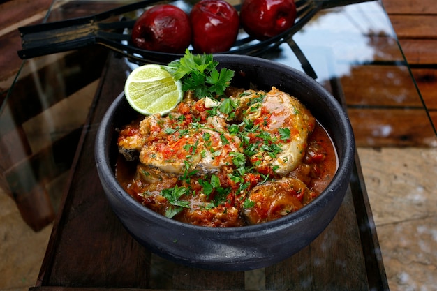 Moqueca, guiso de pescado comida tradicional brasileña