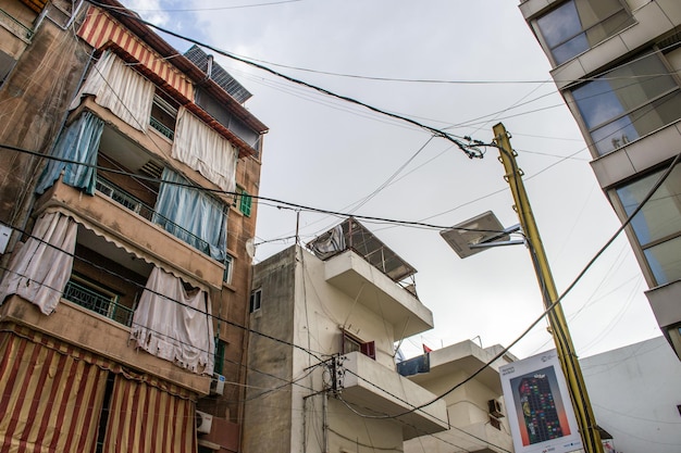 Moradias de prédios da cidade na vila do Líbano abandonadas