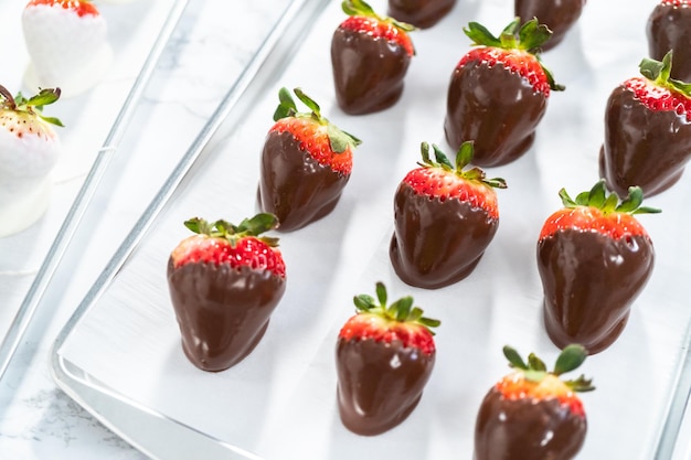 Morangos banhados em chocolate