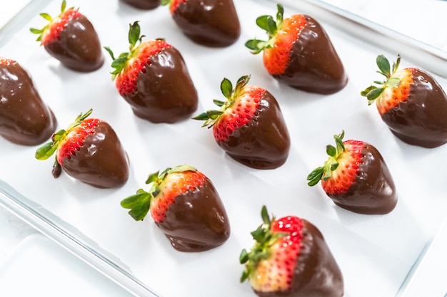 Morangos mergulhados em chocolate